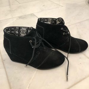 Toms suede wedge booties